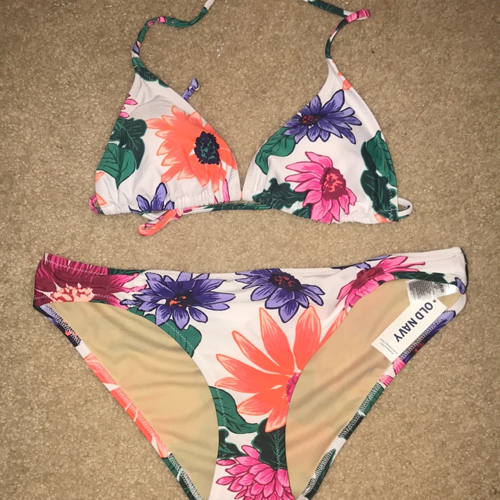 New Old Navy bathing suit